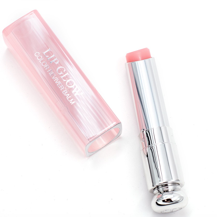 Son Dưỡng Dior có màu hồng tự nhiên của môi Addict Lip Glow 001 Pink.