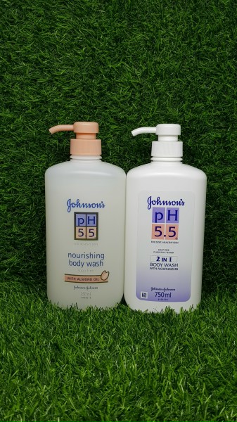 [HCM]Sữa tắm dưỡng ẩm Johnson & Johnson pH 5.5 750ml