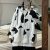 Áo khoác hoodie phối dây kéo họa tiết bò sữa cute độc đáo dáng rộng,mặc 4 mùa Thương hiệu Bảo Bảo Store